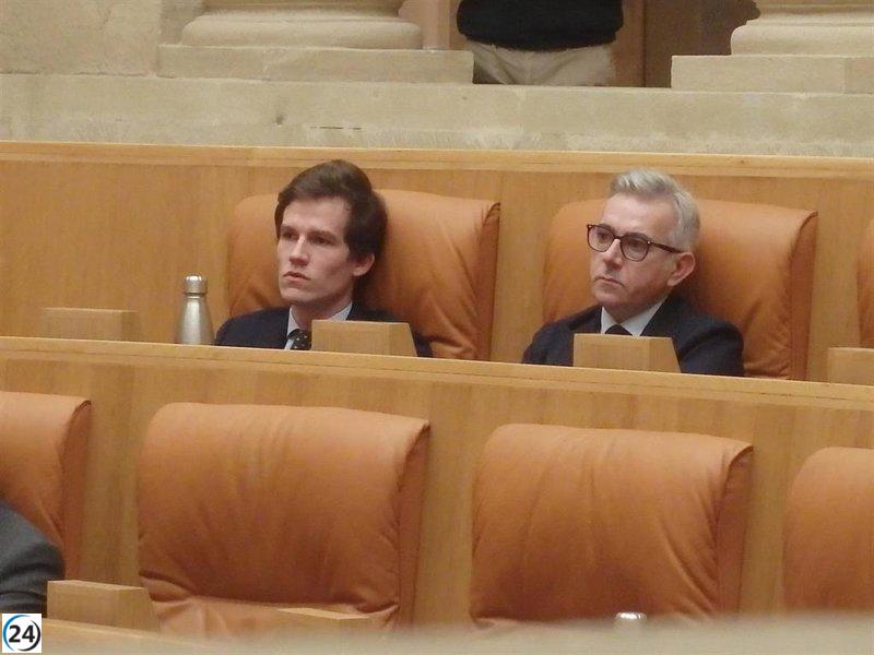 PP y Vox apoyan la educación concertada en el Parlamento, sin acuerdo sobre medidas inmediatas.