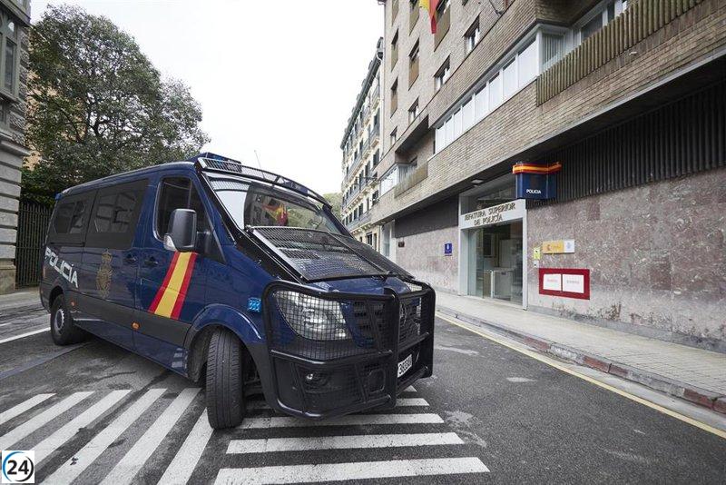 Red desmantelada dedicada a regularizar extranjeros en Navarra y La Rioja.