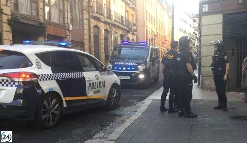 Multadas 59 personas por incumplir normas y 43 por orinar en la calle durante el fin de semana.