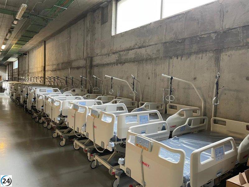 CSIF denuncia el almacenamiento de más de 60 camas en desuso en el Hospital San Pedro.