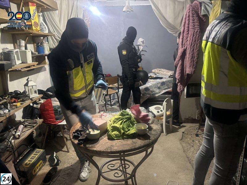 Operativo en Varea desmantela 'narcosalas' y captura a 5 implicados en tráfico de drogas.