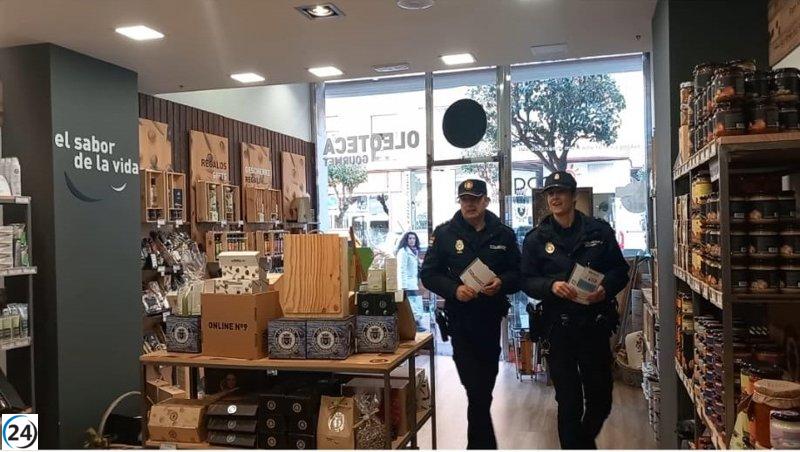 La Policía Nacional refuerza medidas de seguridad para proteger a comerciantes y clientes durante la Navidad.