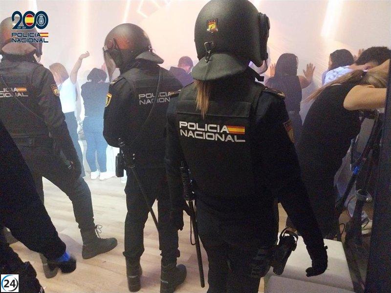 La Policía Nacional desmantela un 'after' en Logroño y confisca drogas.