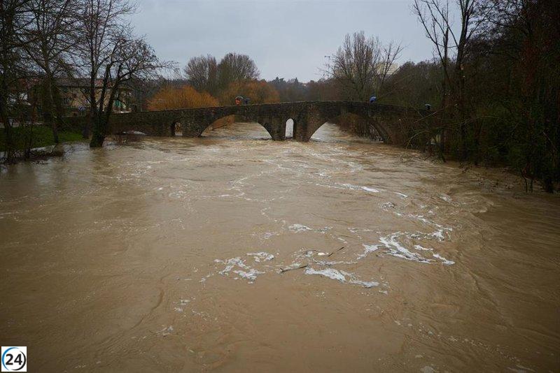 La CHE alerta sobre un notable incremento de caudales en los ríos Ebro y Arga este fin de semana.