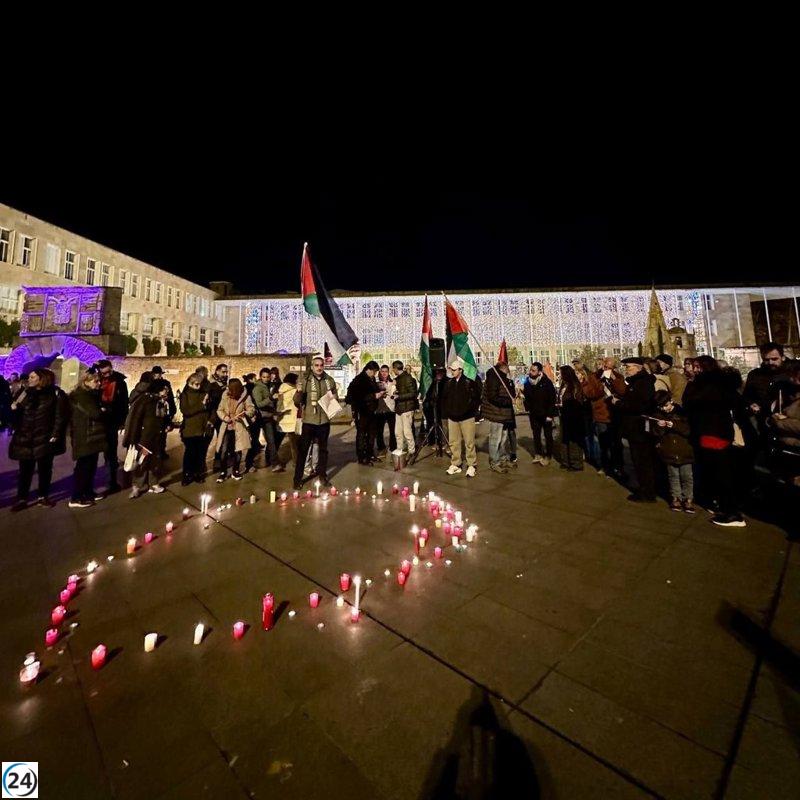 Cien voces de memoria: 200 personas recuerdan a los niños de Gaza en el Belén Monumental de Logroño.