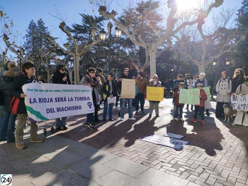 Feministas se movilizan en Logroño contra el feminicidio ocurrido en octubre de 2024.