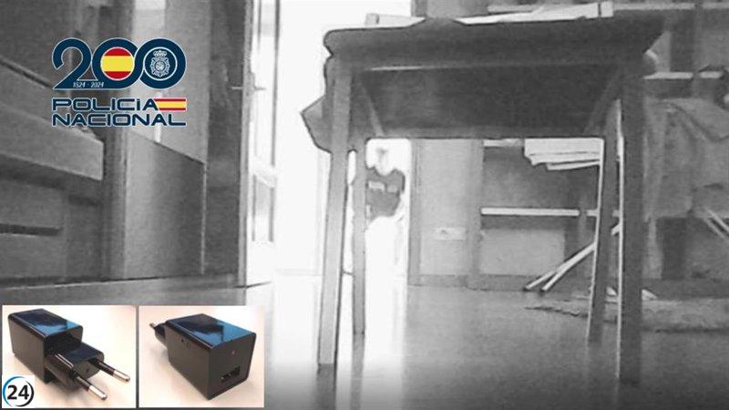 Detenida una persona en Logroño por instalar cámaras ocultas en el hogar de una conocida.