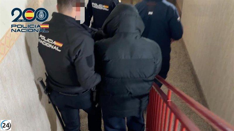Arresto de hombre que se atrincheró en su casa tras amenazar a su pareja e hijo.
