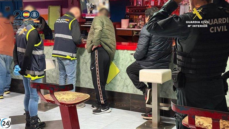 Fuerzas de seguridad refuerzan controles en los clubes nocturnos de La Rioja.