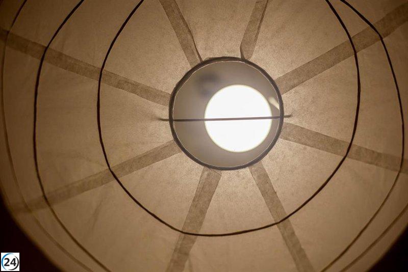 El costo de la electricidad sube a 10,98 euros/MWh, aunque habrá 11 horas con tarifa cero o negativa este domingo.