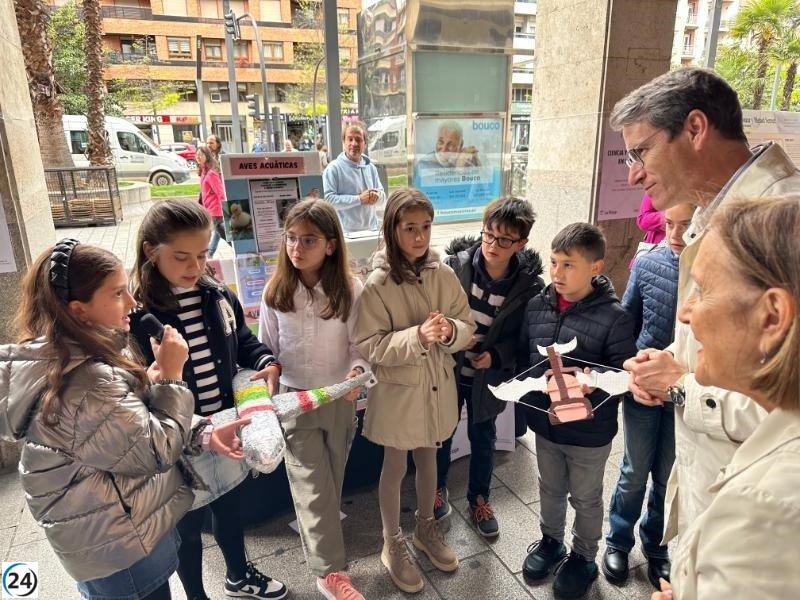 Estudiantes y docentes de 7 instituciones presentan sus innovaciones en el primer Encuentro de Ciencia y Tecnología al aire libre.
