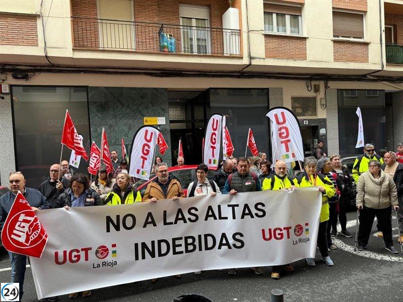 UGT se manifiesta en La Rioja para decir 'basta' a las altas injustificadas.