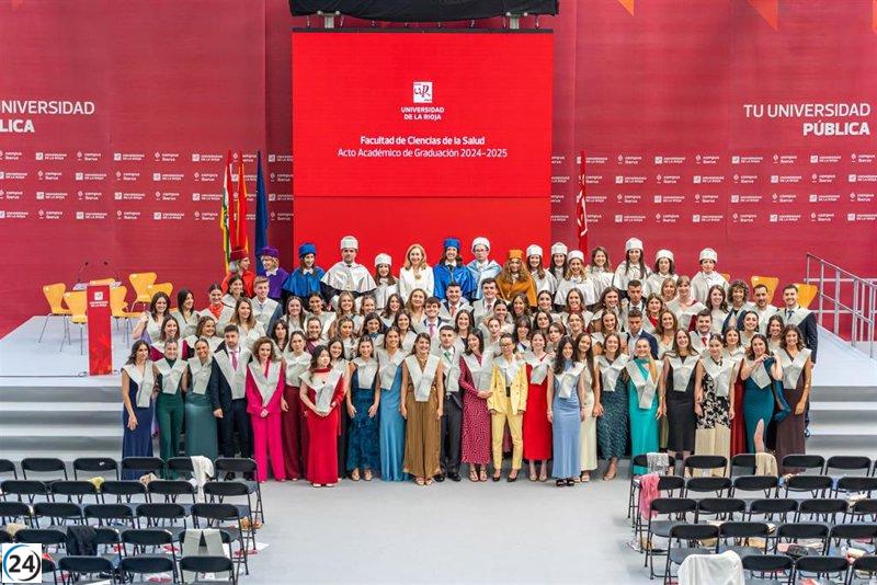 La Universidad de La Rioja celebra el cierre de graduación en la Facultad de Ciencias de la Salud.