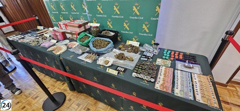 Desmantelan red que traficaba 500 kg de 'tussi' y hachís anualmente en 30 provincias.