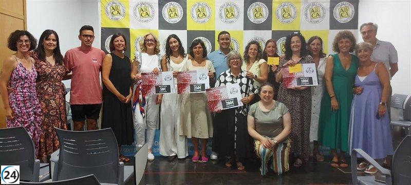 Medel, Galyleo y FerroHogar brillan en el II Concurso de Escaparates de Fiestas Patronales de Adeca.