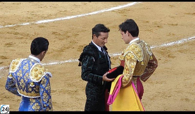 Fabio Jiménez celebra su alternativa en Alfaro con un emocionante triunfo junto a su padrino Diego Urdiales.