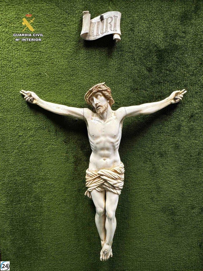 La Guardia Civil frena el comercio ilegal de arte religioso en marfil.