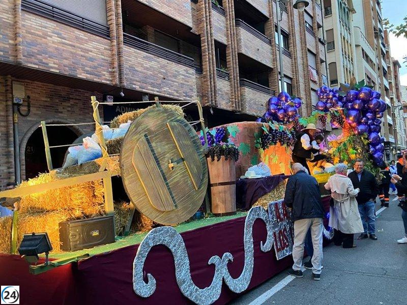 Los Lirios se lleva la máxima distinción en el Desfile de Carrozas.