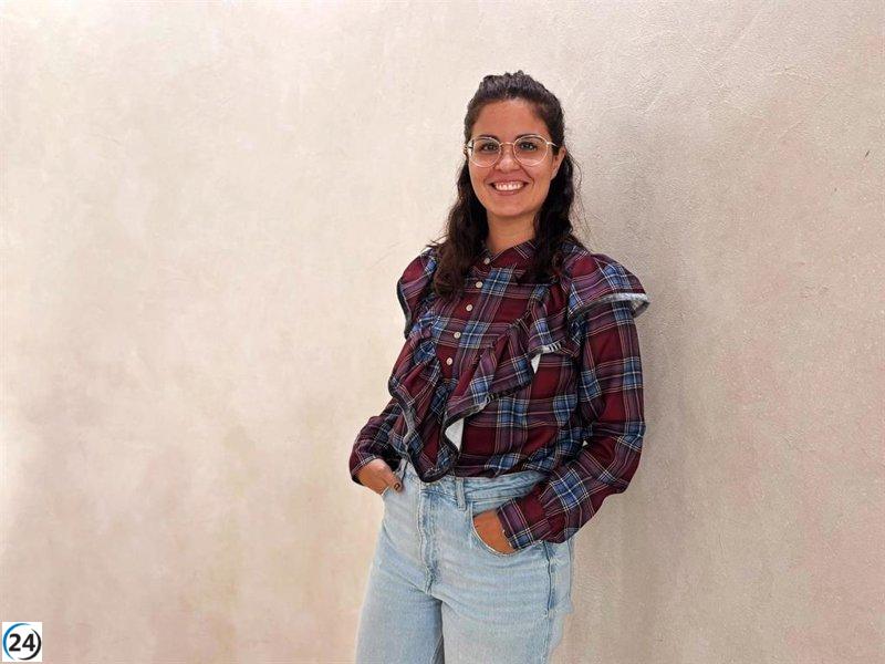 Lorena Fernández asume el cargo de concejal en el Ayuntamiento de Arnedo con el respaldo del Partido Popular.