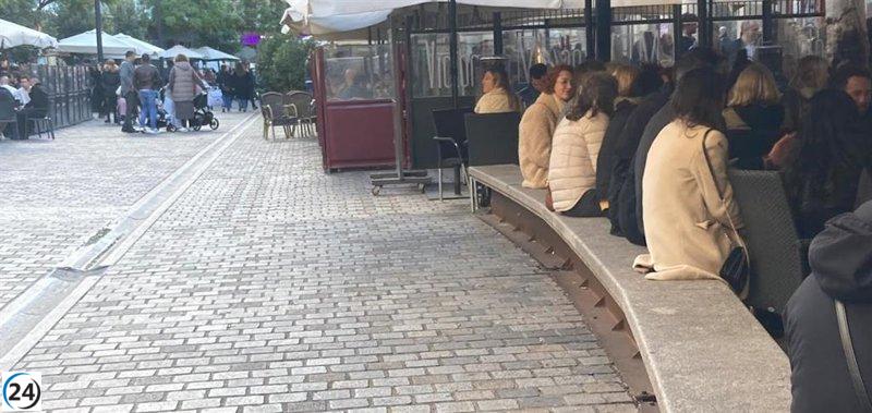 Casco Antiguo critica la subordinación de Conrado Escobar a los intereses del sector hostelero.