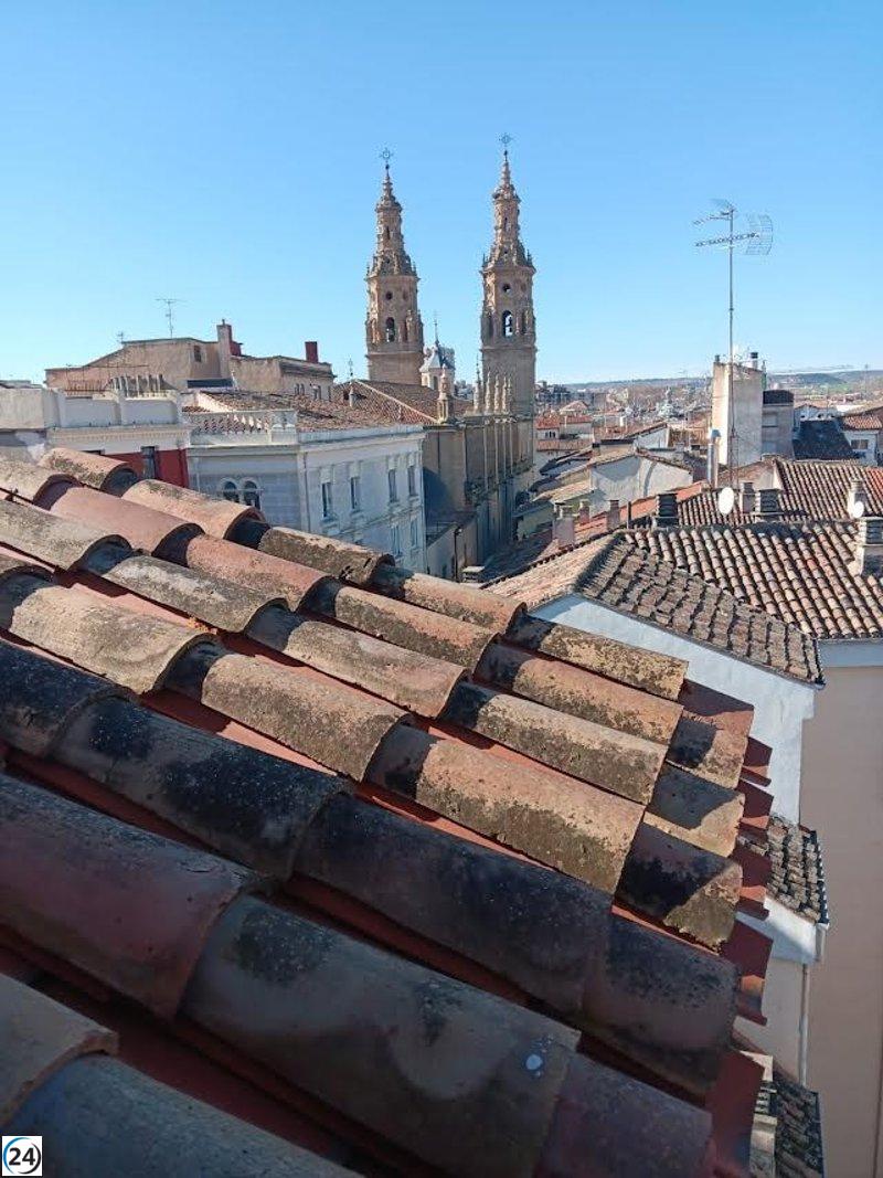 Por La Rioja sugiere un nuevo plan urbanístico para el Casco Antiguo que excluye los apartamentos turísticos.