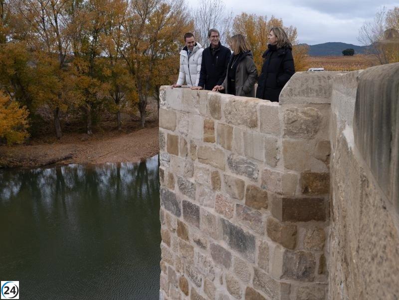 El Gobierno de La Rioja concluye la rehabilitación del puente de Briñas en Haro.