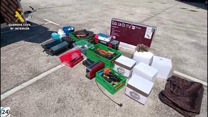 La Guardia Civil recupera remolque robado con mercancía valuada en más de 8.000 euros.