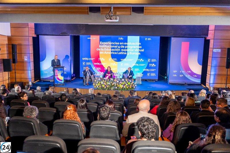 Educación virtual: Especialistas de América Latina y Europa ven en Chile una oportunidad única para el futuro académico.