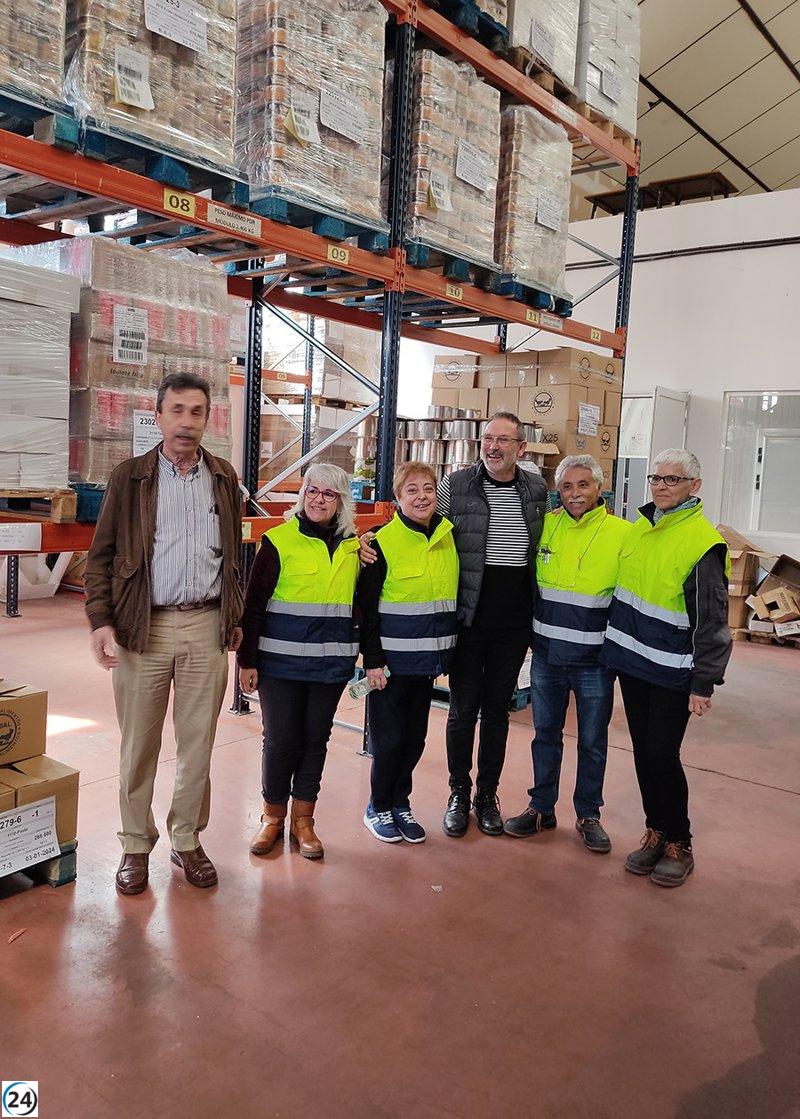 El concejal de Deportes de Logroño visita el Banco de Alimentos de La Rioja.