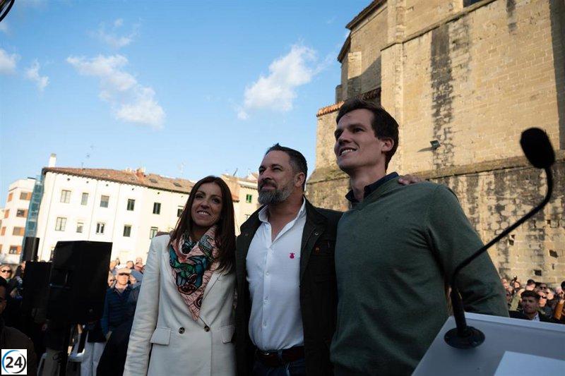 Abascal critica al PP por renunciar a ilegalizar a Bildu y por proponer a Sánchez no pactar.