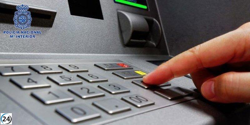 Arrestado hombre de 56 años por robo y uso fraudulento de tarjeta bancaria.