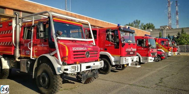 Bomberos de Logroño controlan incendio en pajar en Fuenmayor.