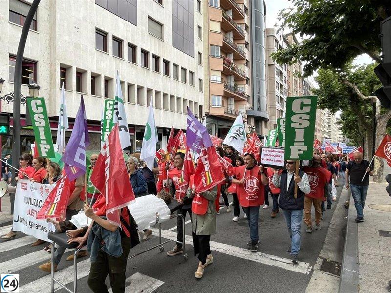 Funcionarios de Justicia acusan al Gobierno de actuaciones despóticas en el conflicto en curso.
