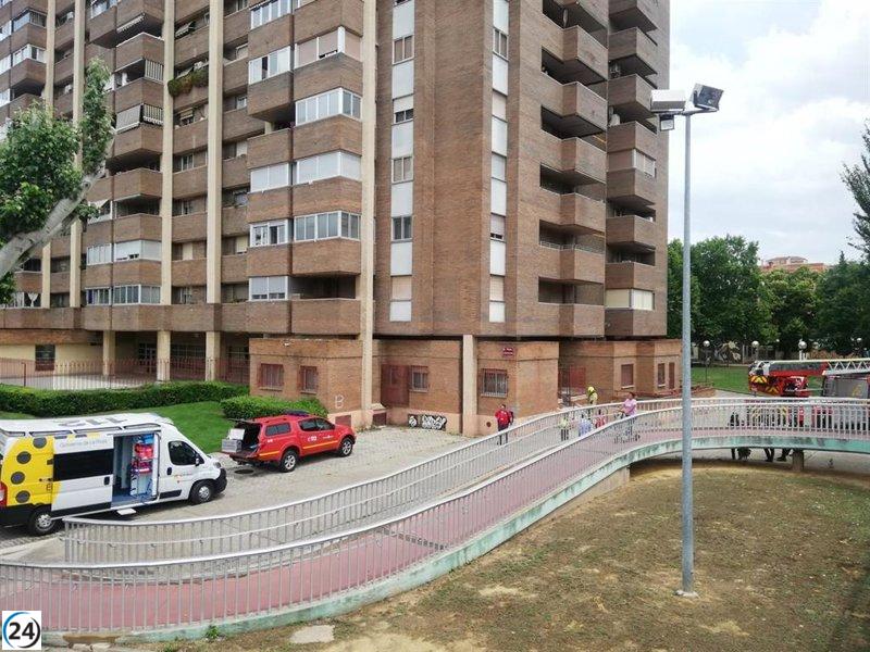 Una mujer hospitalizada por incendio en vivienda de Logroño.