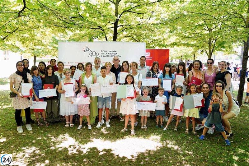 Ciencialia en la UR reúne a más de 1.000 personas en experimentos, talleres, retos, exposiciones y magia.