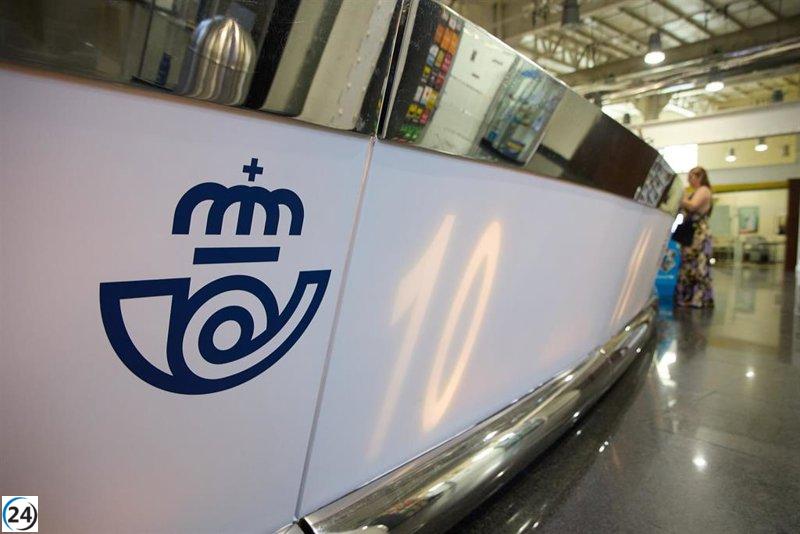 Huelga indefinida en Correos por retraso en el pago de salarios de la plantilla de limpieza