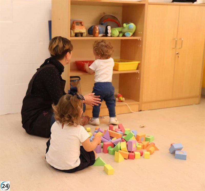 Galiana apuesta por una Educación como inversión y promete aumentar fondos en bono infantil