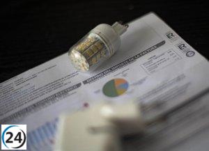 La factura de la luz alcanza un récord este sábado con un incremento del 165%, situándose en 61,24 euros/MWh.