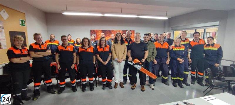 Protección Civil de Logroño imparte entrenamiento vital en el uso de motosierras en emergencias