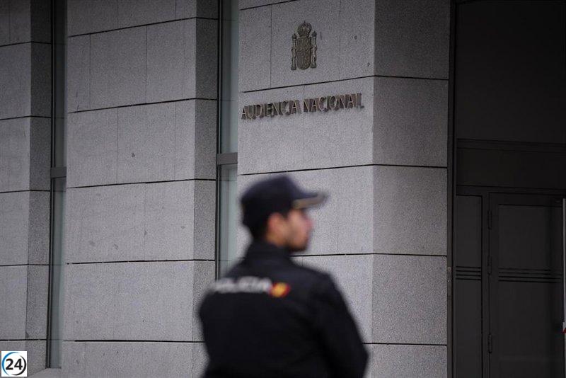 La Policía deporta a 14 individuos vinculados a un grupo integrista por delitos de terrorismo en Pakistán.