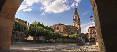 La singularidad del Portal de la Rioja en Santo Domingo de la Calzada